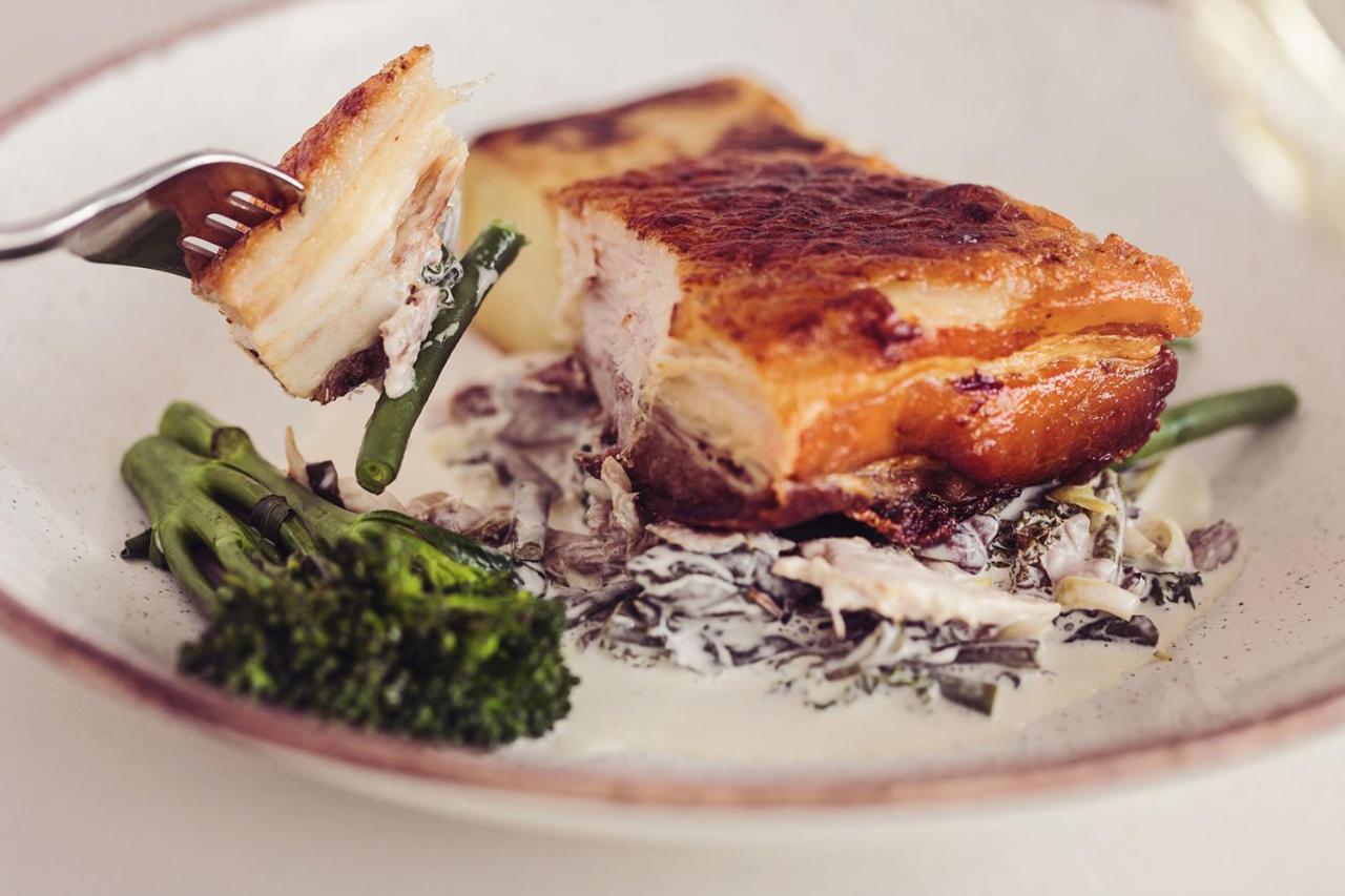 Longlands Inn & Cottages คาร์นฟอร์ธ ภายนอก รูปภาพ A potato tart