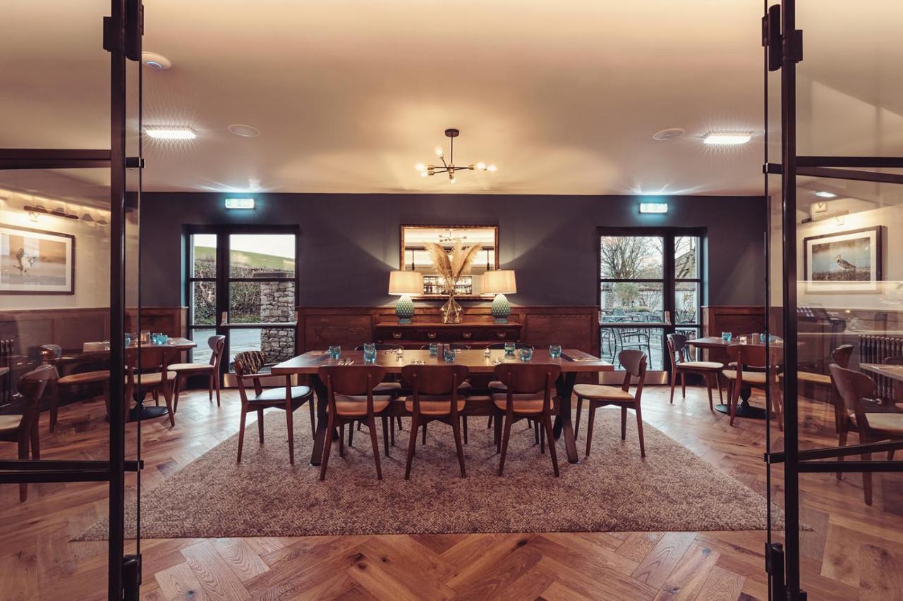 Longlands Inn & Cottages คาร์นฟอร์ธ ภายนอก รูปภาพ The restaurant at the hotel