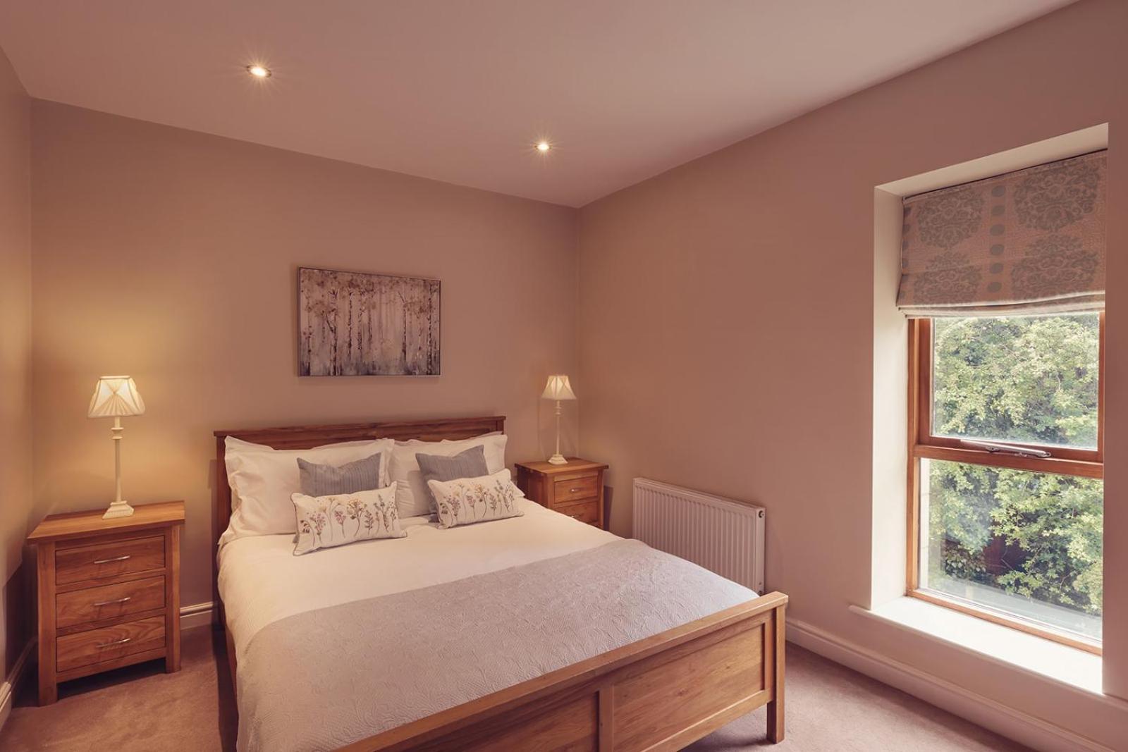 Longlands Inn & Cottages คาร์นฟอร์ธ ภายนอก รูปภาพ A bedroom at the Old Vicarage