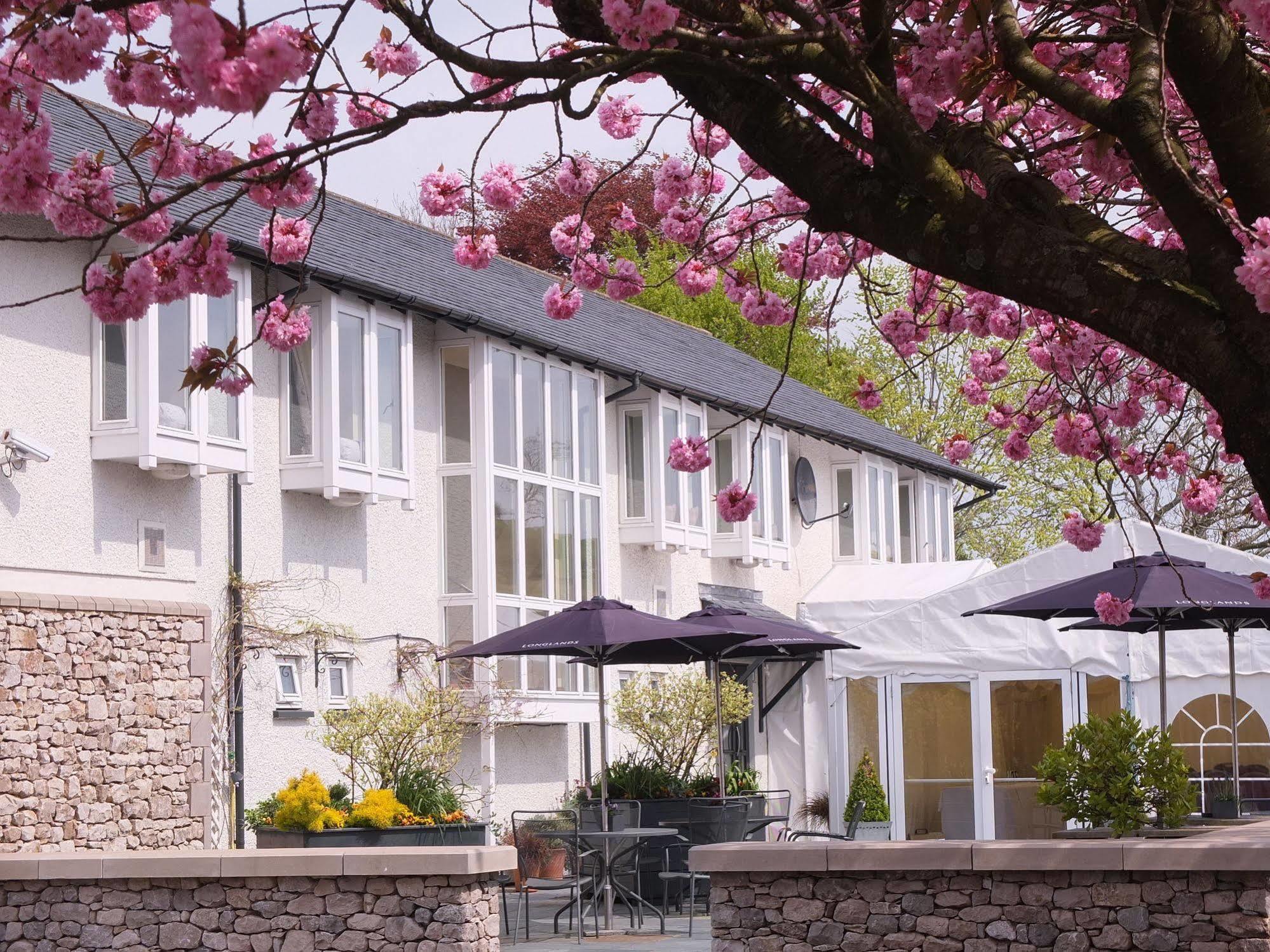 Longlands Inn & Cottages คาร์นฟอร์ธ ภายนอก รูปภาพ The hotel in 2011